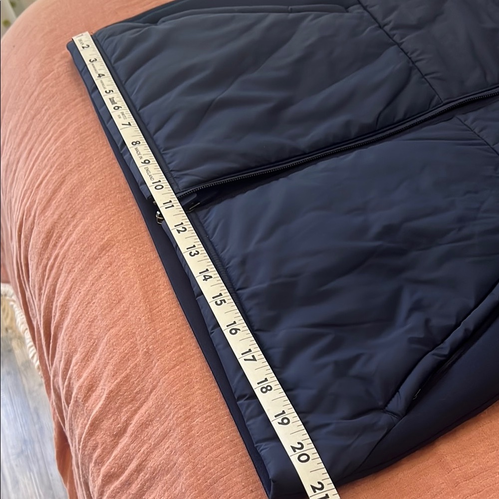 NWT Lacoste Navy Blue Puffer Vest - Picture 6 of 8